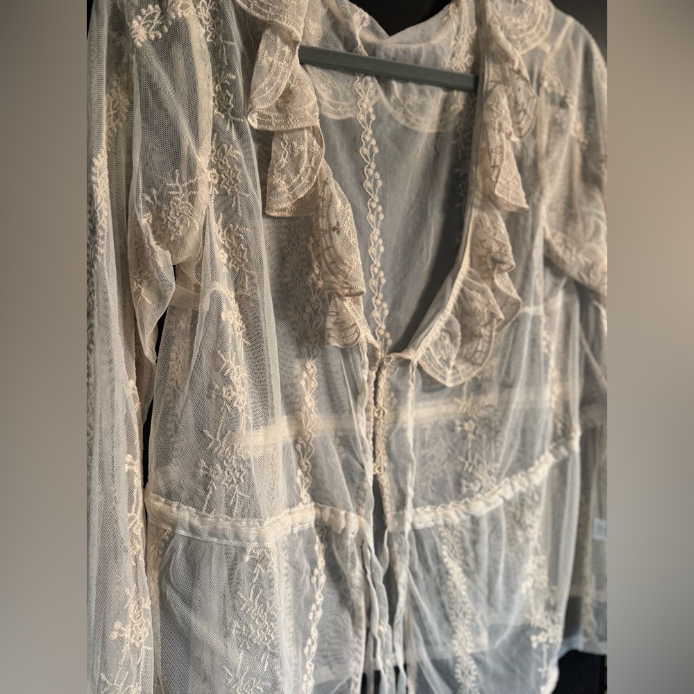 Scully Cream Lace Women's Top - Picture 2 of 4